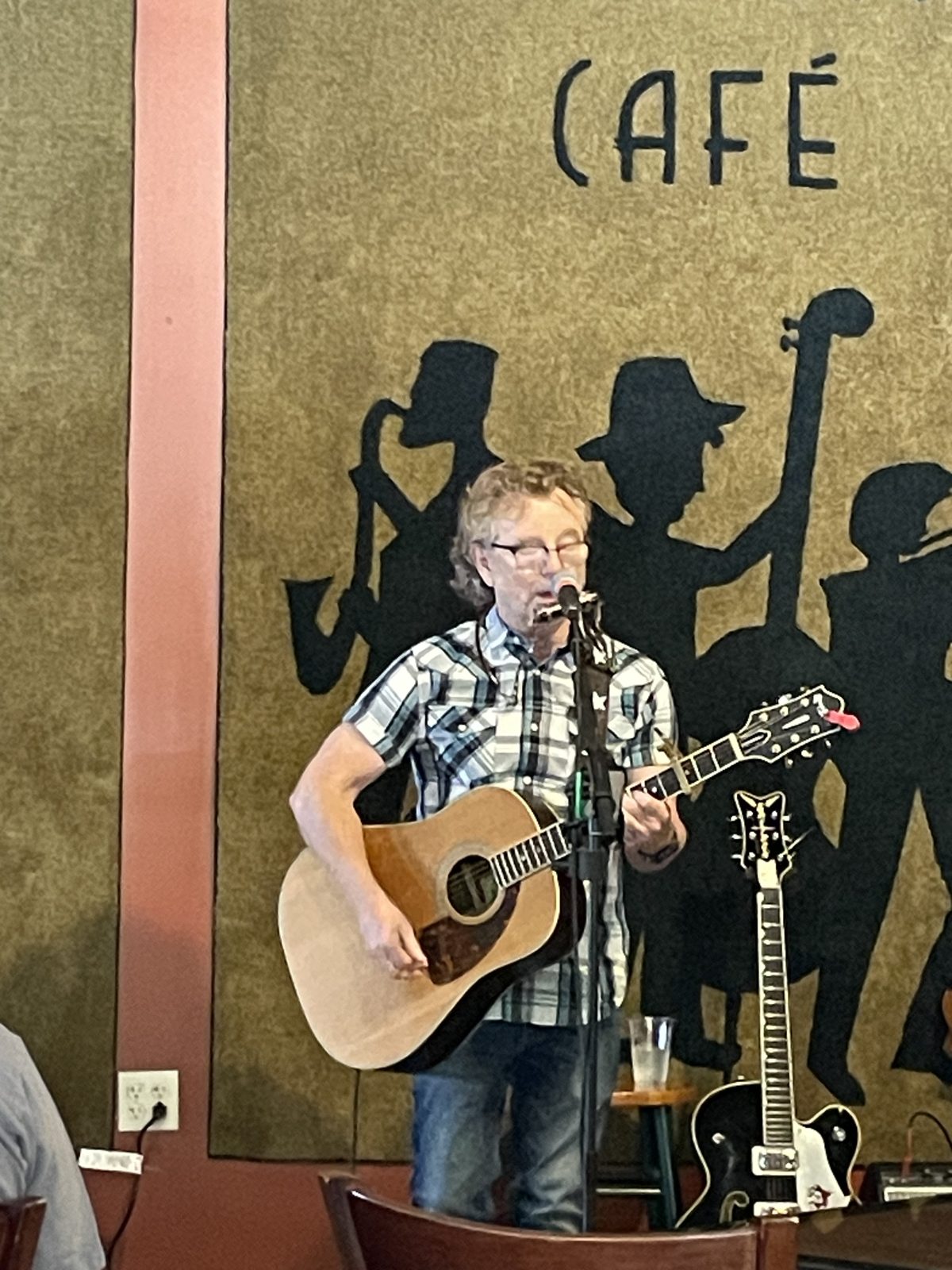 Tim Easton playing at the Sunday brunch show at Chicory Cafe